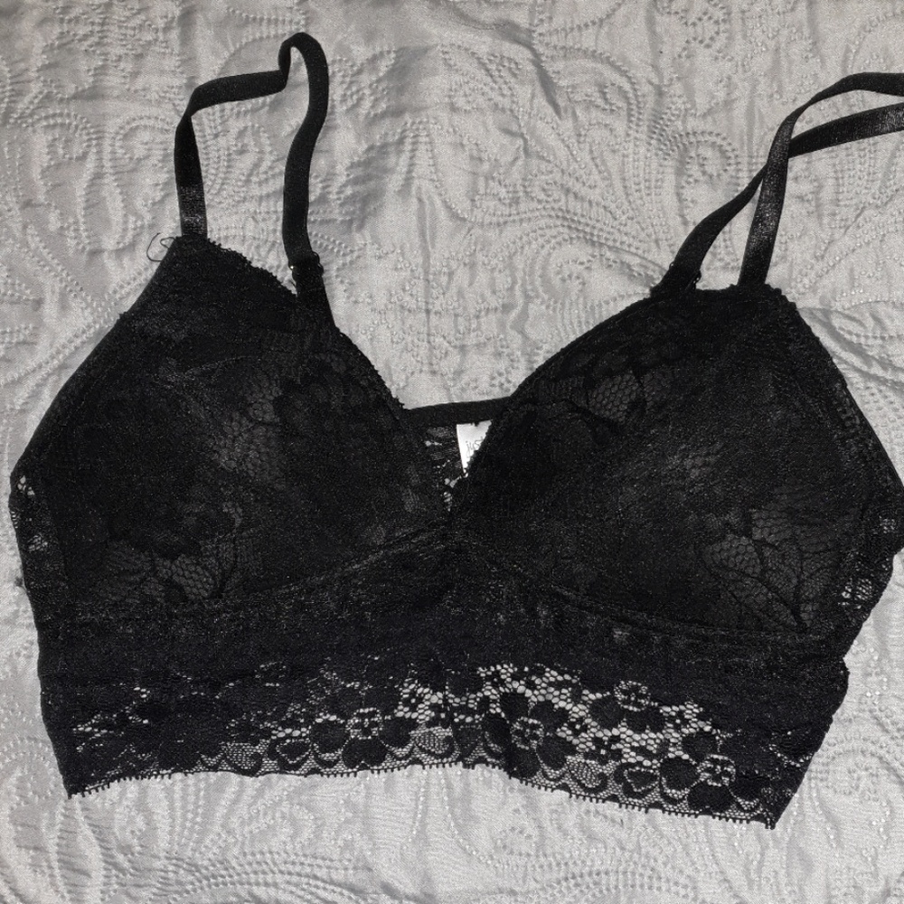 Bras - Picture 2 of 4